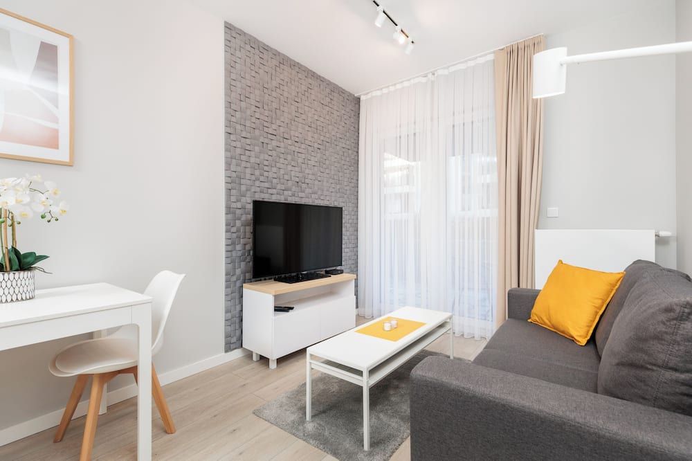 City of the Kings-Milford Sound - קראקוב - סלון