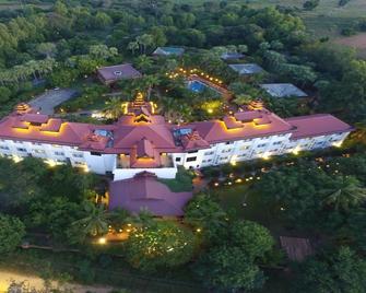 Amazing Bagan Resort - Bagan - Building