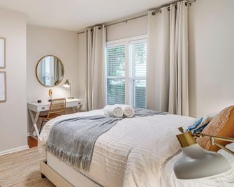 Walk to Five Points: East Nashville Home w/ Yard! - Nashville - Bedroom