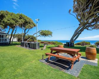 Tasman Holiday Parks - Yallingup Beach - Yallingup - Patio