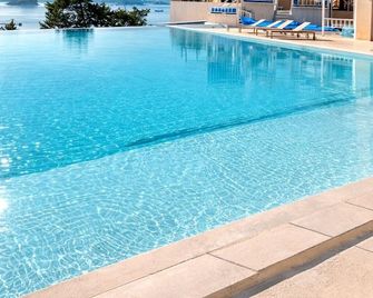 Calacatta Hotel & Resort - Yeosu - Piscina