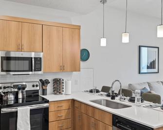 Modern Pet Friendly Downtown Retreat! - Thành phố Salt Lake - Phòng bếp