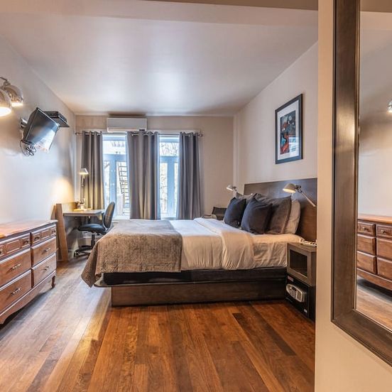 Bedroom view of Petit Hôtel - Café Krieghoff