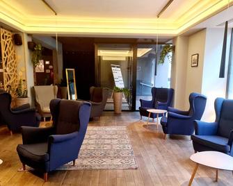 فندق هيت - وارسو - ردهة