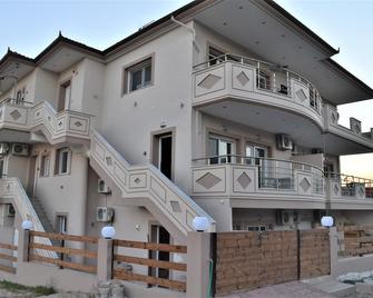 Thassos Grand Villas Apartments &Studios - Limenaria - Gebäude
