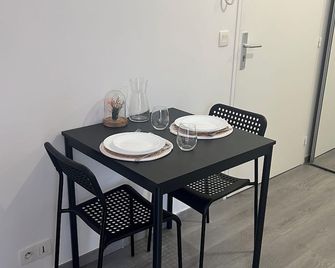 Studio proche Disney et Paris - Noisy-le-Grand - Dining room