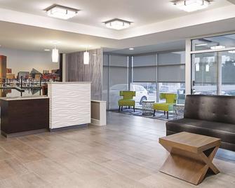 لا كينتا إن آند سويتس باي ويندام بالتيمور نورث/ وايت مارش - بالتيمور - ردهة