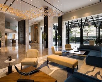 Radisson Blu Mumbai International Airport - Bombay - Lobi