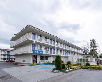 Motel 6-Kirkland, Wa - North Kirkland - Kirkland - Building