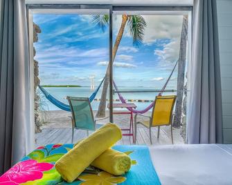 Ibis Bay Beach Resort - קי ווסט - מרפסת
