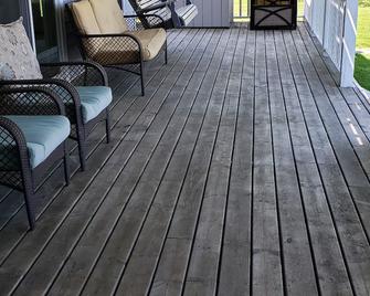 Huge beach front family-friendly dream house - International Falls - Patio