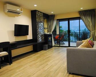 Monsane River Kwai Resort - קאנצ'אנאבורי - סלון