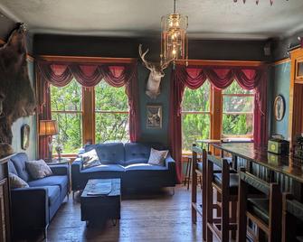 The Oliver House - Adults Only - Bisbee - Living room