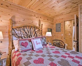 Hot Tub & Views: Charming Bryson City Cabin! - Bryson City - Bedroom