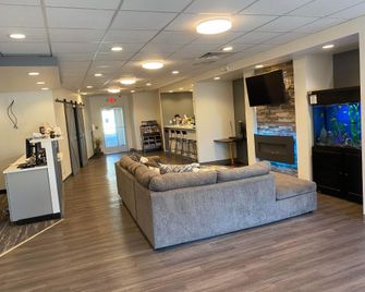 Days Inn by Wyndham Manitowoc - Manitowoc - Salónek