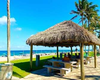 Club Lux Resort By The Beach - Дірфілд-Біч - Пляж