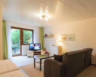 Haus Bergfrieden - Bad Herrenalb - Wohnzimmer