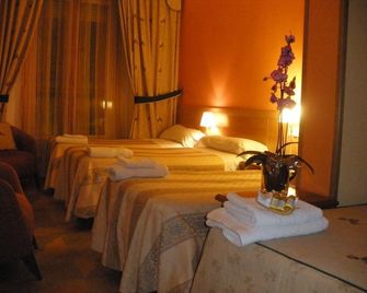 Hostal del Pez Azul - Madrid - Bedroom