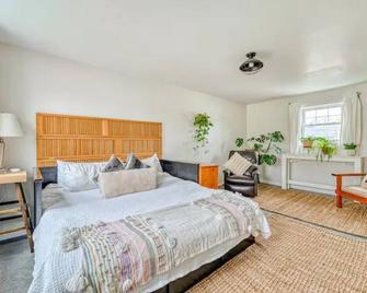 Nookside Nest - Carleton Place - Bedroom