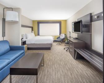 Holiday Inn Express Hotel & Suites Bishop, An IHG Hotel - Bishop - Oturma odası