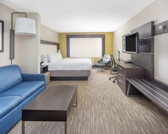 Holiday Inn Express & Suites Bishop By IHG - Bishop - Living room