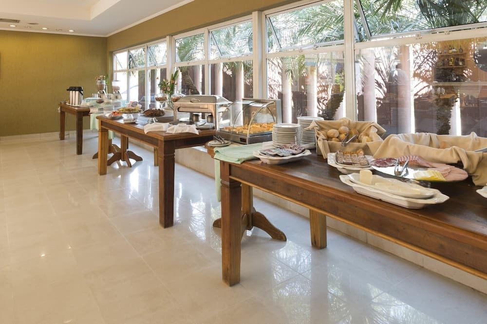 Carlton Plaza Baoba - Taubate - Buffet