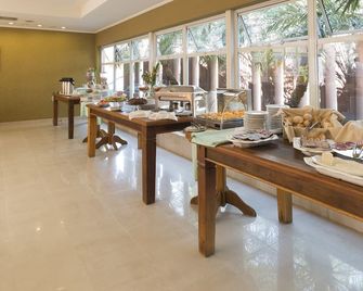 Carlton Plaza Baoba - Taubate - Buffet