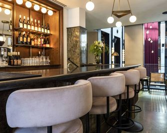 בקסטייג' - מלון בוטיק מרשת מלונות אטלס - תל אביב - בר