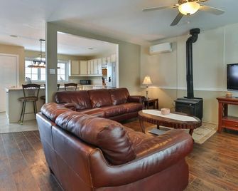 Spacieuse Maison Face au lac Champlain - Venise-en-Québec - Sala de estar