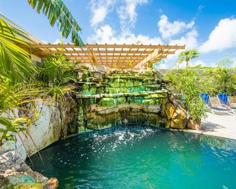 Kokomo Botanical Resort - Caribbean Family Cottages - Providenciales - Pool