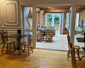 Ashville Guesthouse - ווסטפורט - מסעדה