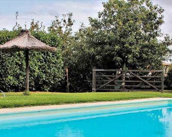 Glamping Hills - Bragance - Piscine