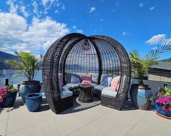 Luxurious Legal Licensed Penthouse Oasis @ Okanagan Lake licensed 4084946 - Kelowna - Patio