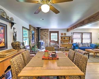 Cabin in Beautiful Setting Between Ouray and Ridgway - Ridgway - Comedor