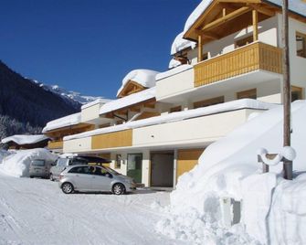 Chalet in Saalbach near Ski Lift - Saalbach
