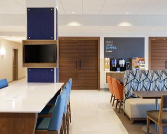 Holiday Inn Express & Suites Cleveland-Streetsboro - Streetsboro - Edificio