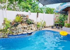 JimmyDi Sweet Home- With swimming pool, close to everything-12 min to the beach. - Daet - Pool