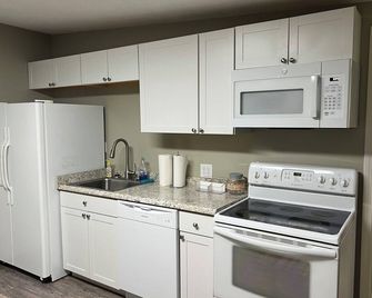 4 Blocks From Uptown, All New Renovation, Super Nice! - Roxboro - Cocina