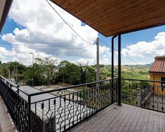 Agriturismo Montagne Verdi - Irpinia - Castelfranci - Balcón
