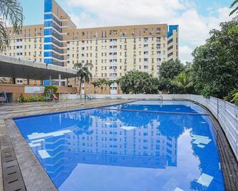 OYO 93645 Akasia Budget - Bekasi - Pool