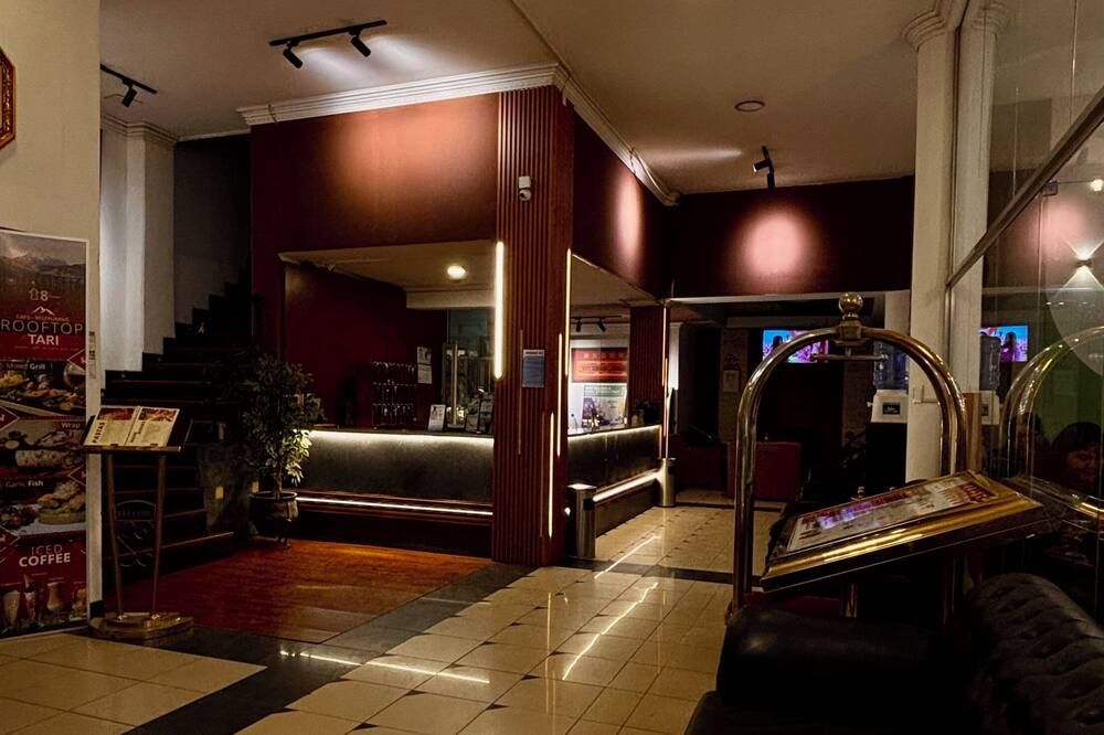 Hotel Berlina - לה פאז