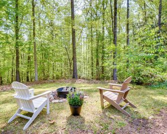 2 Mi to Toccoa Falls: Cozy Getaway w/ Yard! - Toccoa - Patio