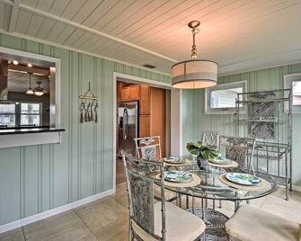 Charming Port Orange Home - Walk to Beach! - Port Orange - Dining room
