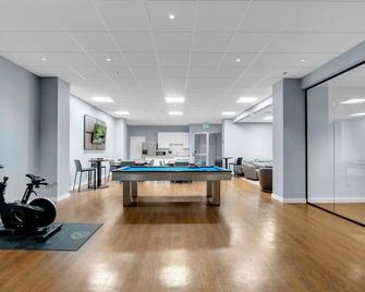 Sleek 1br Near Bokcenter-Gym,lounge,balcony,petok - Tulsa