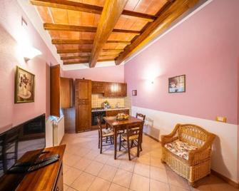 Agriturismo L'Elce: Apartment - Ground Floor - Bolsena - Salle à manger