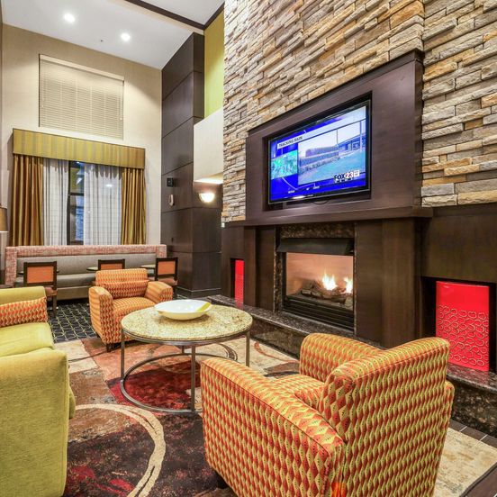 Lounge view of Hampton Inn & Suites Tulsa/Catoosa