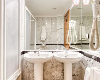 Emperatriz III - Santa Marta de Tormes - Bathroom