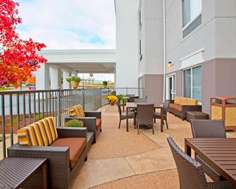 SpringHill Suites by Marriott Pittsburgh Monroeville - Monroeville - Балкон