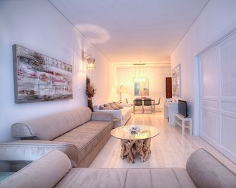 L' apartment blanc dans le centre de Glyfada - Glyfada - Obývací pokoj