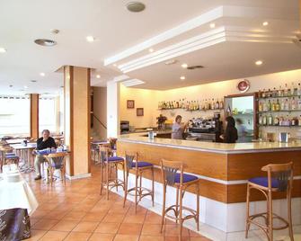 Hotel J. Balmes Vic - Бік - Бар